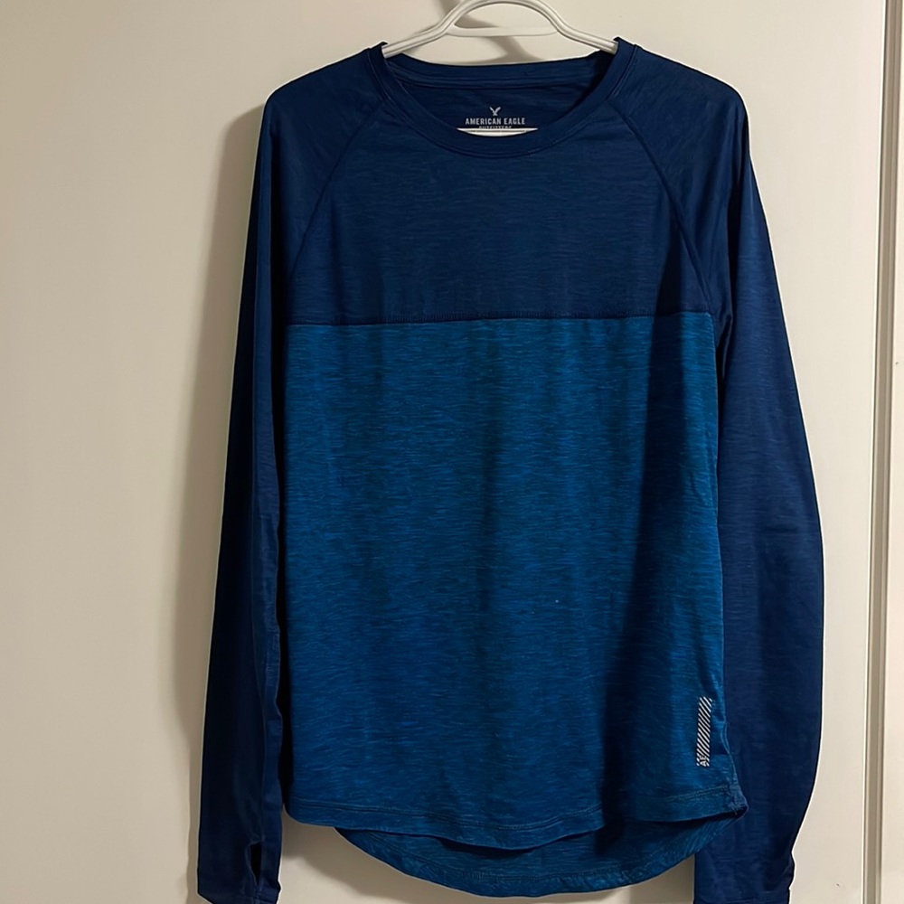 American Eagle 360 extreme flex t shirt